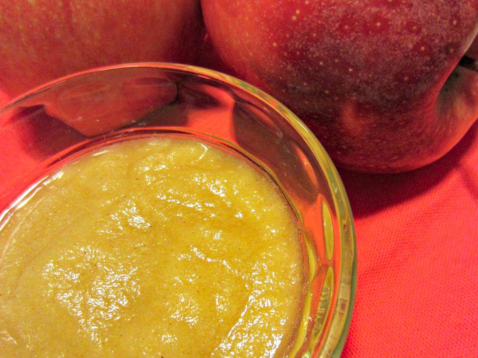 How to Make Applesauce in a Blender